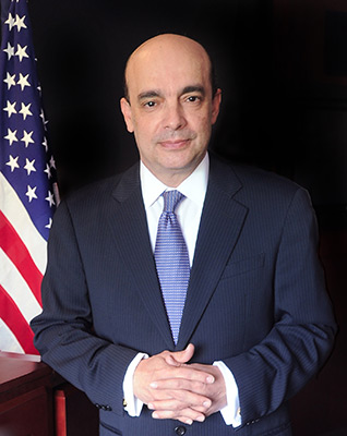 Dr. Roberto Romero